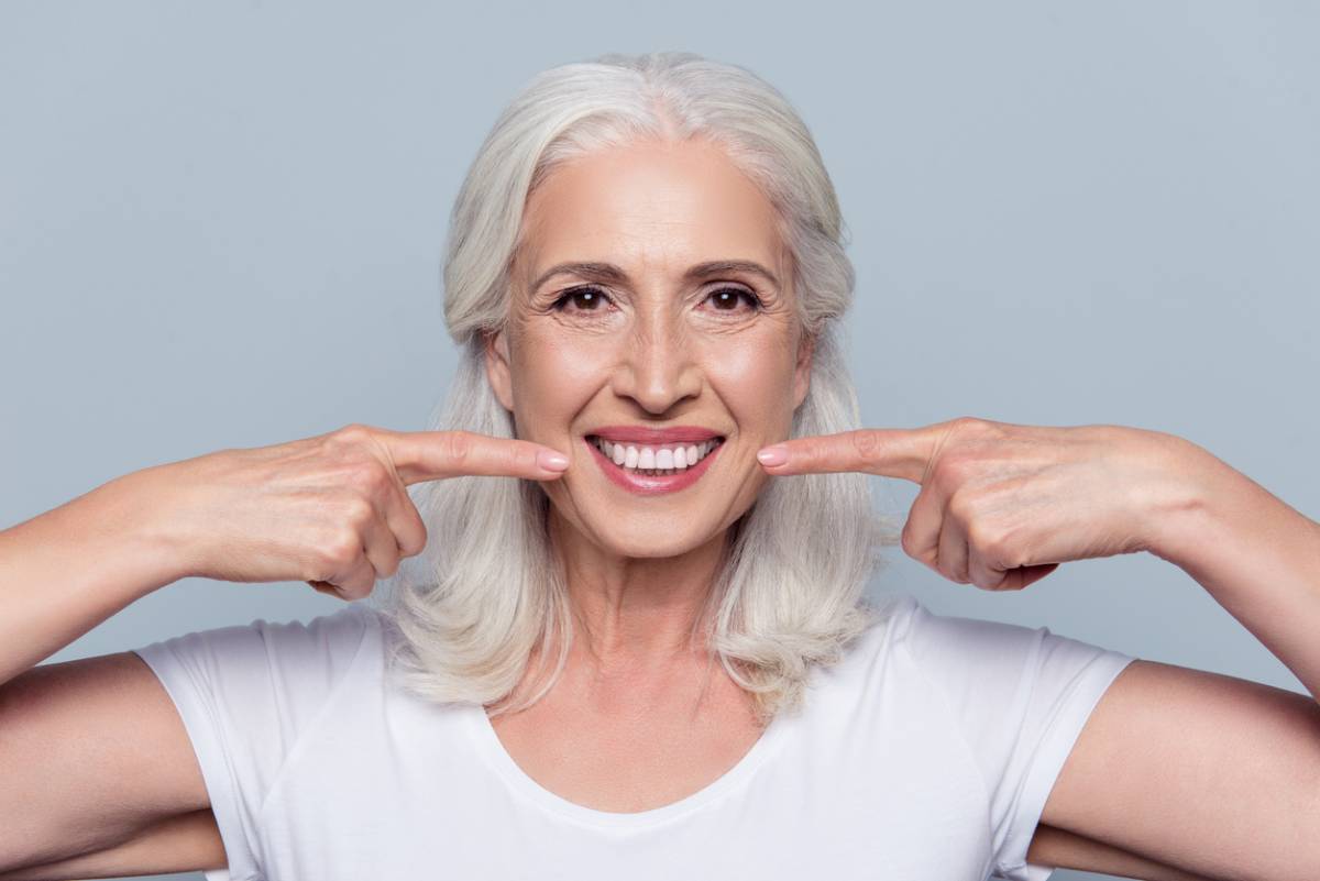 concept for 5 reasons to get professional teeth whitening